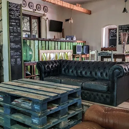 Wiki Colive - Adults Only & Pet Friendly Hostel